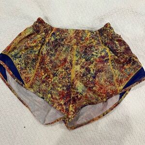 Lululemon Hotty Hot 2.5 in Multicolor